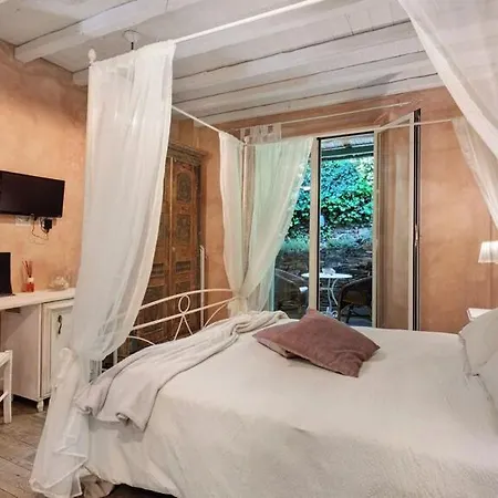 La Rocca Maison De Charme Bed & Breakfast