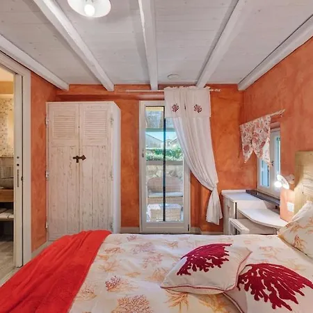 La Rocca Maison De Charme Bed & Breakfast 3*