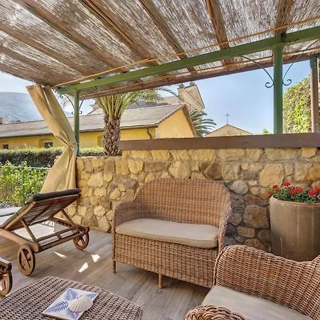 Bed & Breakfast La Rocca Maison De Charme 3*
