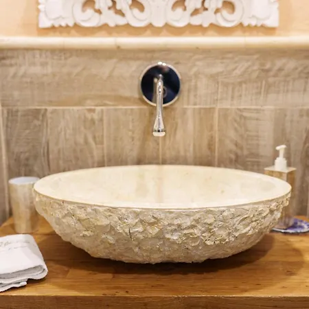 La Rocca Maison De Charme Bed & Breakfast