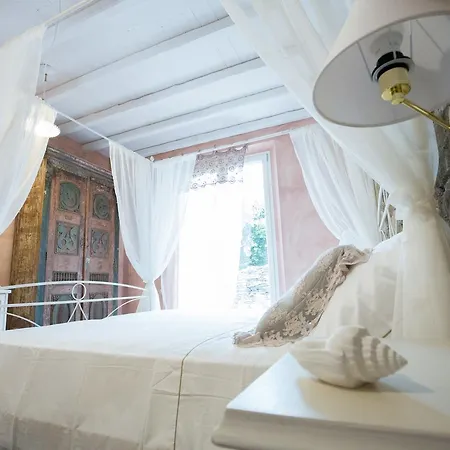 La Rocca Maison De Charme Bed & Breakfast 3*