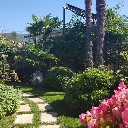 Bed & Breakfast La Rocca Maison De Charme 3*