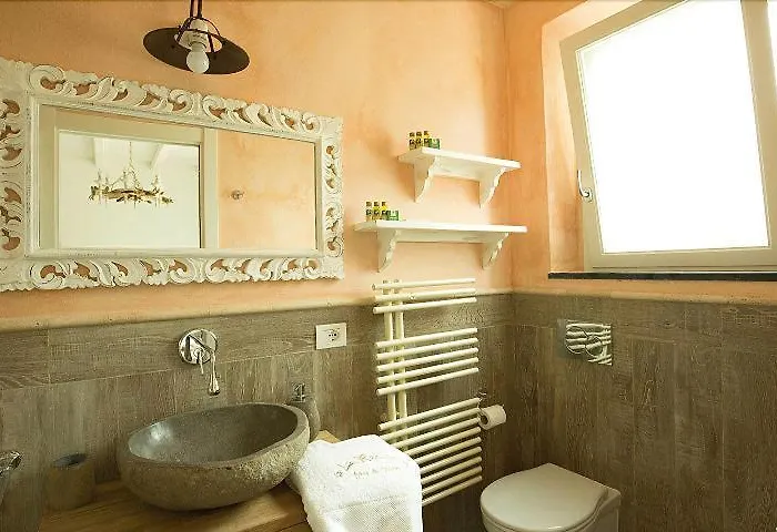 La Rocca Maison De Charme 4*