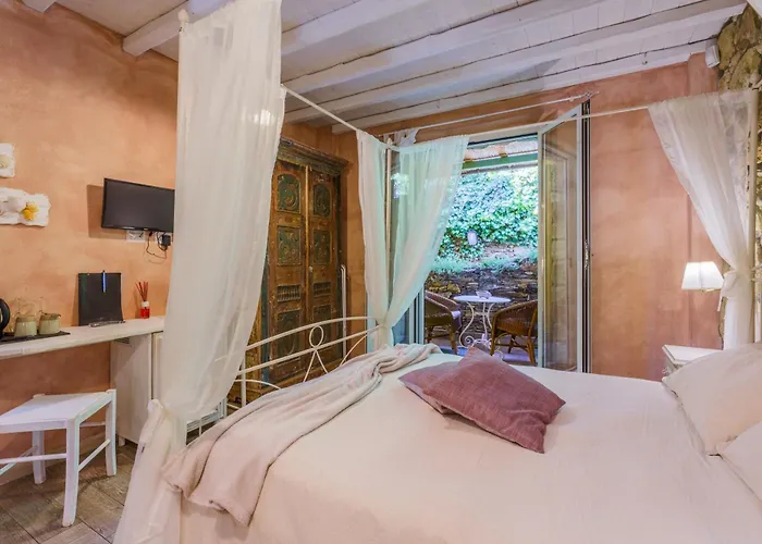 La Rocca Maison De Charme Bed and breakfast