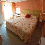 Bed & Breakfast La Rocca Maison De Charme 4*