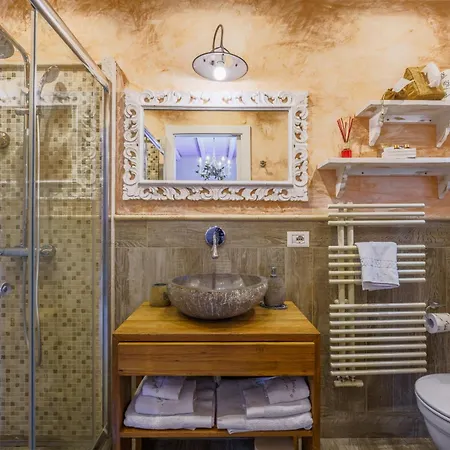 Oda ve Kahvaltı La Rocca Maison De Charme 4*