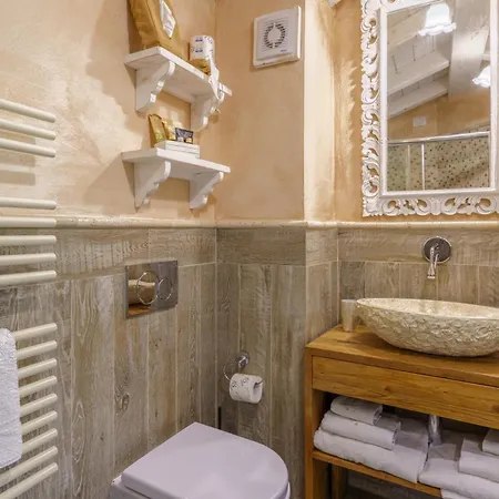 La Rocca Maison De Charme לינה וארוחת בוקר