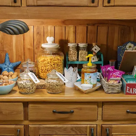 לינה וארוחת בוקר La Rocca Maison De Charme מונליה