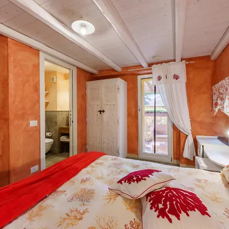 לינה וארוחת בוקר La Rocca Maison De Charme מונליה